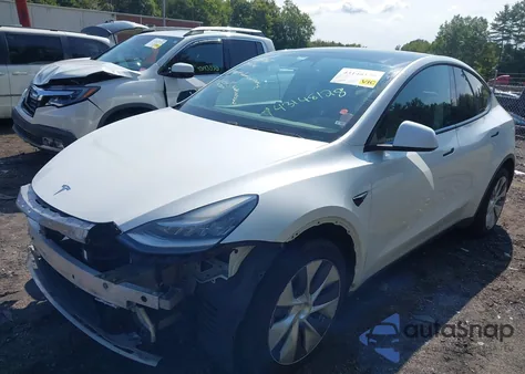 2020 Tesla Model Y Long Range Dual Motor All-Wheel Drive z USA, uszkodzony, nr VIN 5YJYGDEE8LF035966